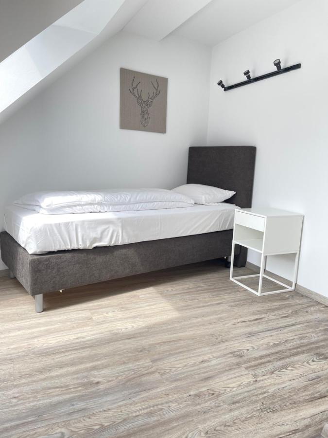 Gaestehaus Hirsch 93 Straubenhardt 外观 照片